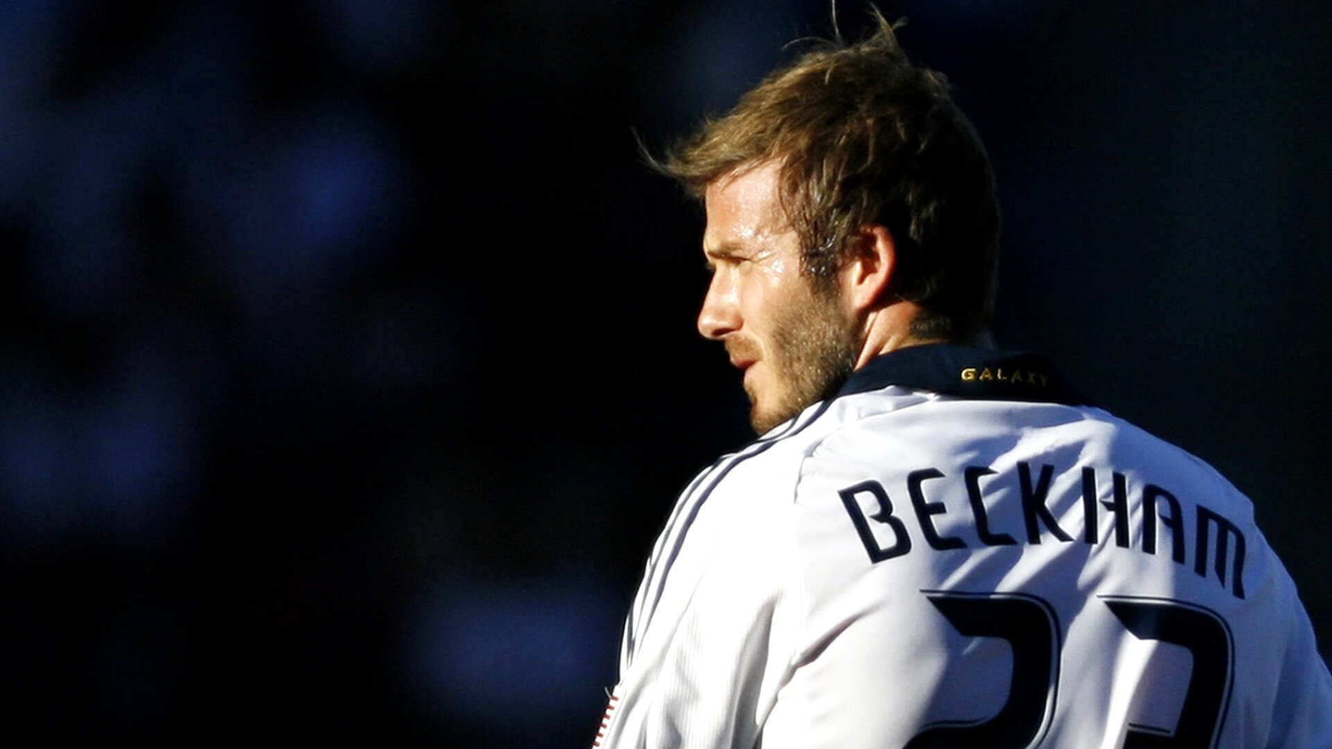 爱游戏APP-F1年度争冠之夜，克莱打出生涯之夜，当赛道与球场共享同一种心跳